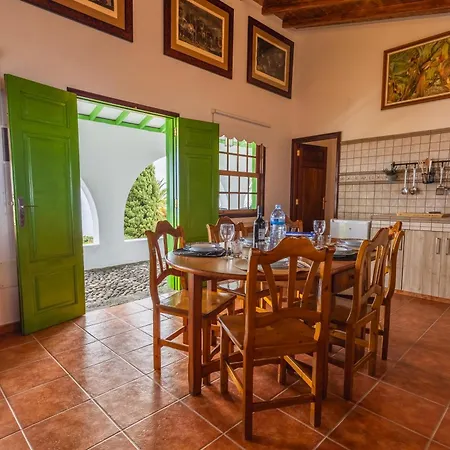 Holiday home Casa De Establos - Camacho